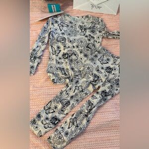 Posh peanut Junie black white floral long sleeve bamboo pajama set 3T/4T nwt